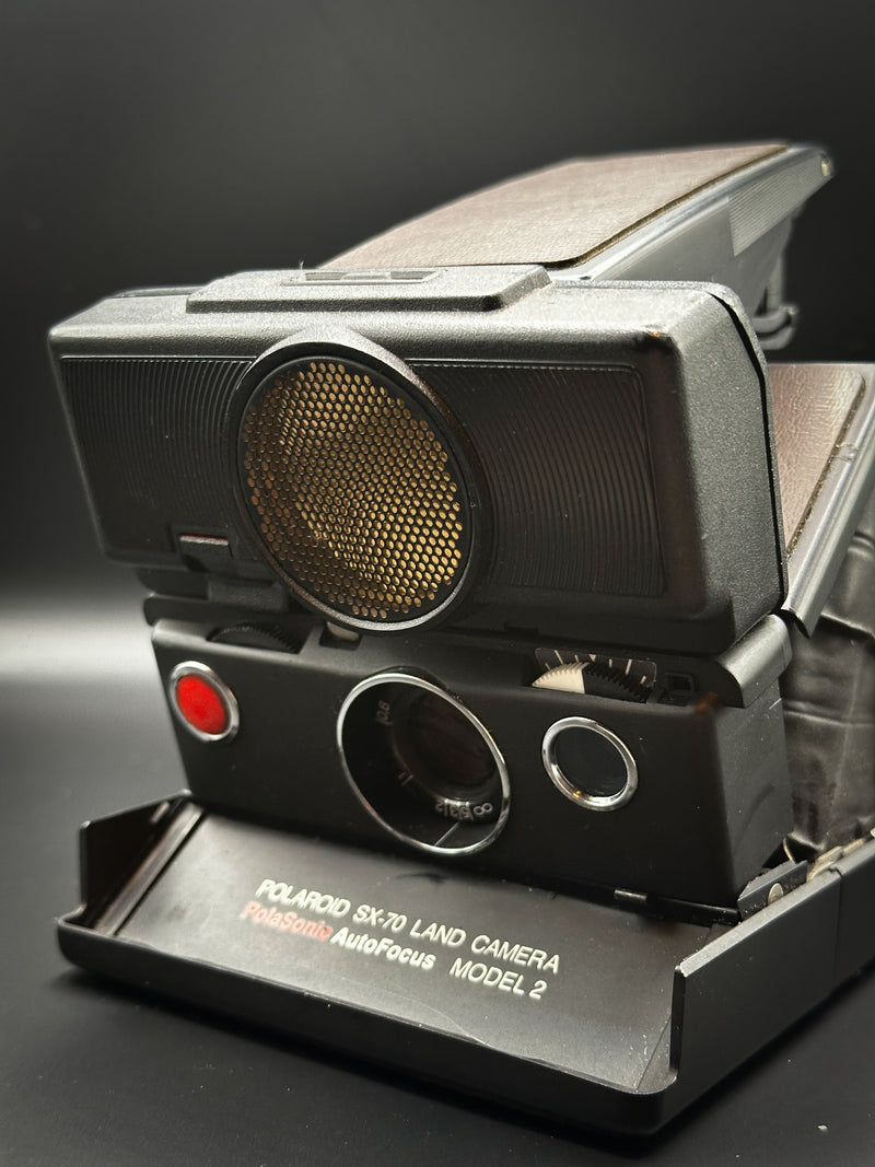 Polaroid SX-70 Land Camera Model 2 – Sonar AutoFocus