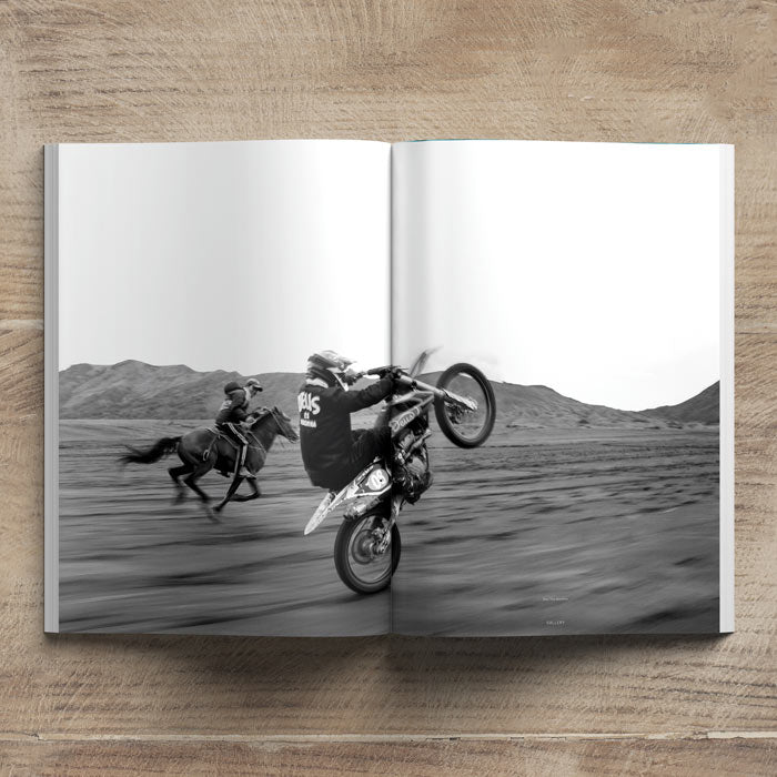Waves & Woods Issue #09
